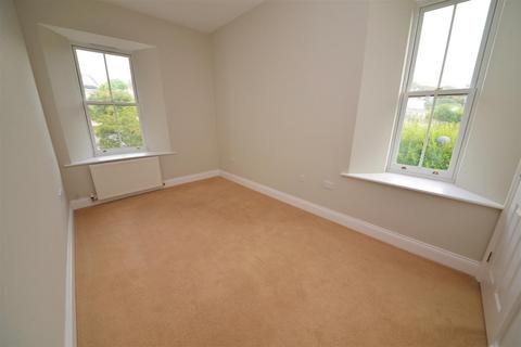 undefined, Bryn Y Mor, Tenby - Apartment with Parking & Pool/Spa/Gym Access
