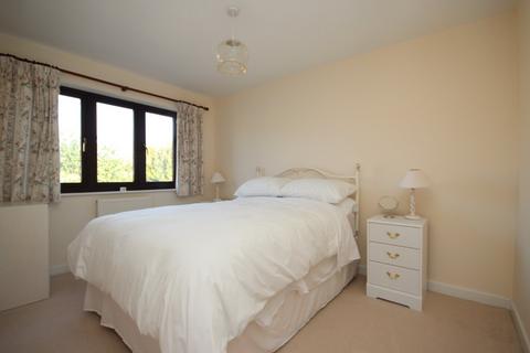 16 Benjamin Road, Poole, BH15 4QU