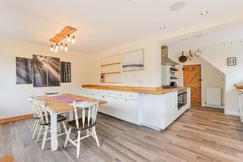 1 Dormans Road, Dormansland, Lingfield, RH7 6QH