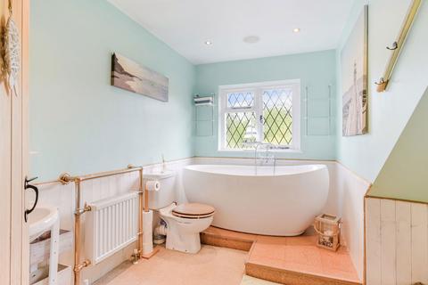 1 Dormans Road, Dormansland, Lingfield, RH7 6QH