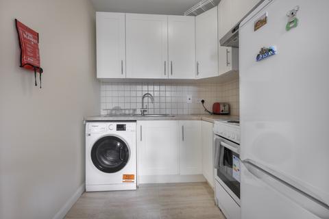 1 bedroom flat to rent, Sinclair Road, London W14