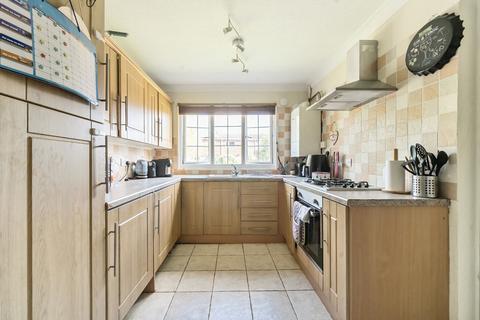 3 bedroom house for sale, Squirrels Close, Godalming, Surrey, GU7