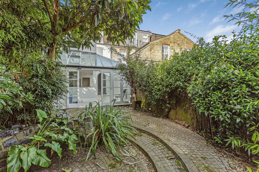 House in London - View 3
