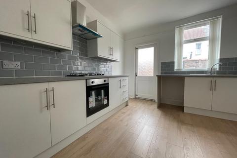 2 bedroom terraced house to rent, Hallville Road , Wirral CH44