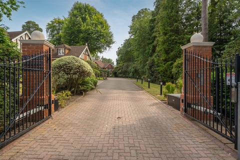Lullingstone House Hancocks Mount, Ascot, SL5 9PQ