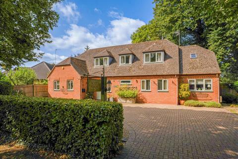 5 bedroom detached house for sale, London Road, Shipston On Stour, CV36 4EP