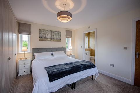 16 Eddisbury Drive, Hartford, Northwich, CW8 2FS