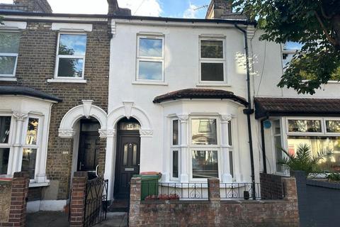 2 bedroom terraced house to rent, Holbrook Road | London | E15