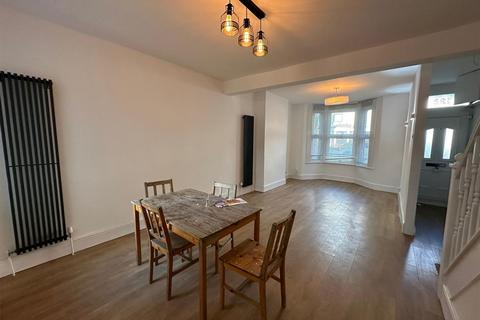 2 bedroom terraced house to rent, Holbrook Road | London | E15