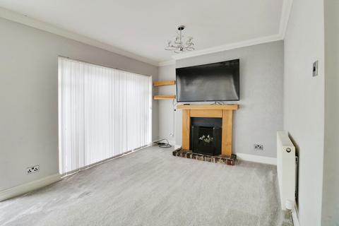 3 bedroom semi-detached house to rent, Padgetts Way, Hockley, SS5