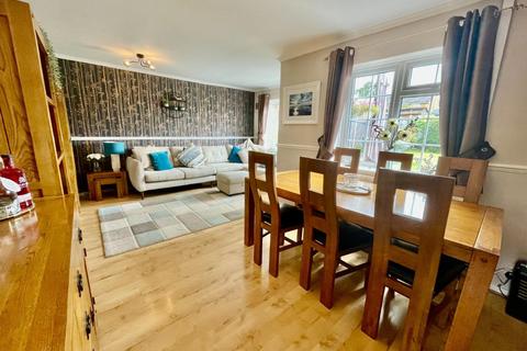 4 Fellowes Way, Stevenage, SG2 8BN