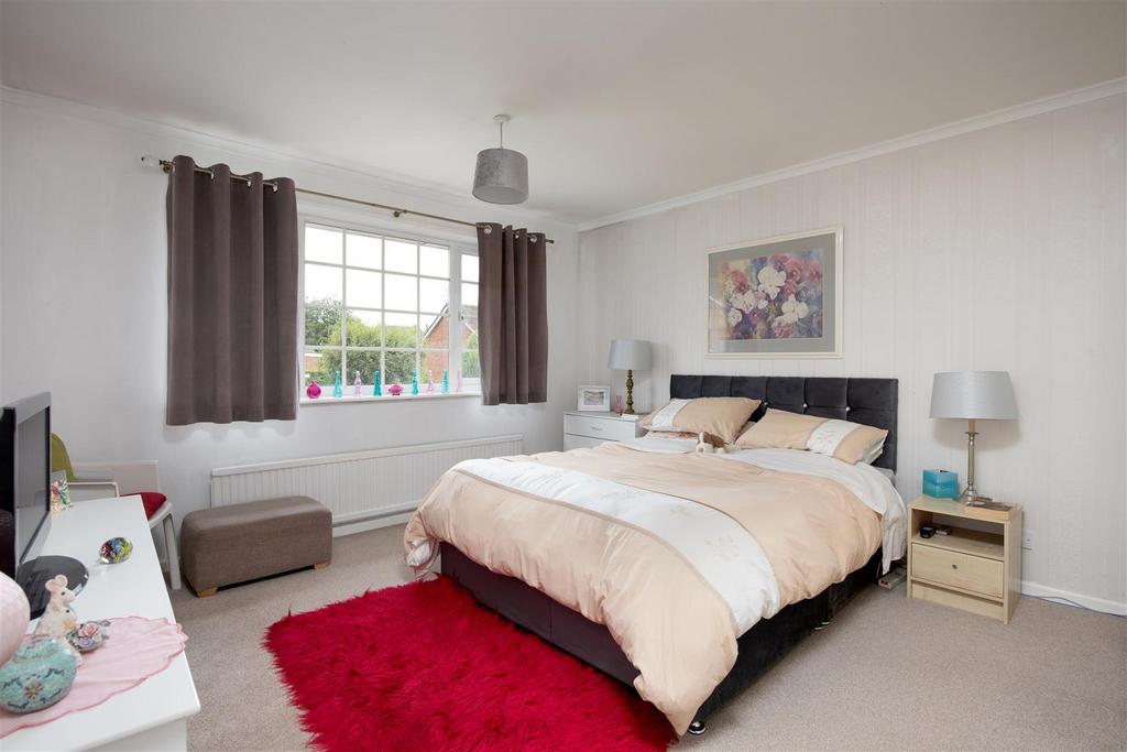 2 Cloford Close Trowbridge BA14 9 DH (14).jpg