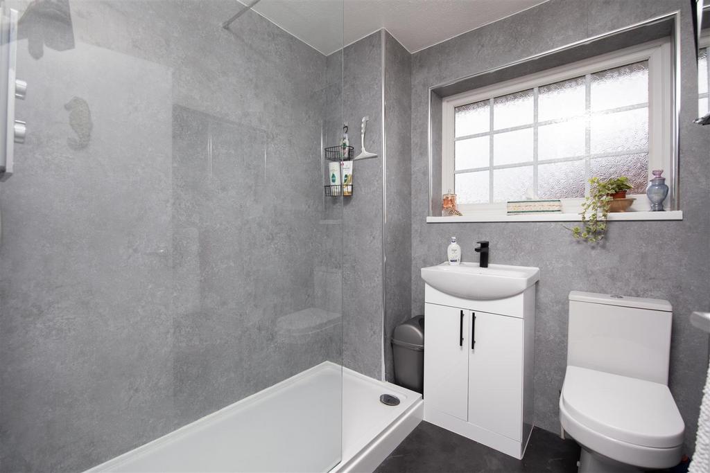 2 Cloford Close Trowbridge BA14 9 DH (16).jpg