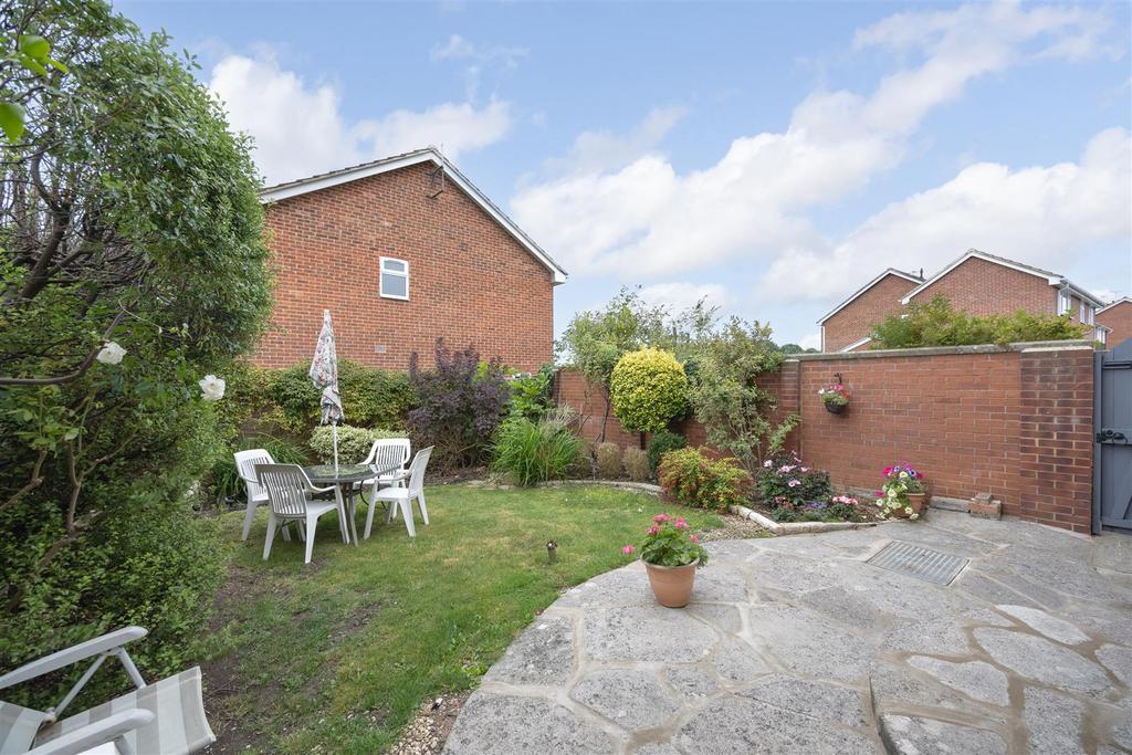 2 Cloford Close Trowbridge BA14 9 DH (19).jpg