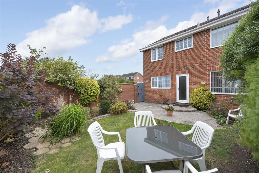 2 Cloford Close Trowbridge BA14 9 DH (21).jpg