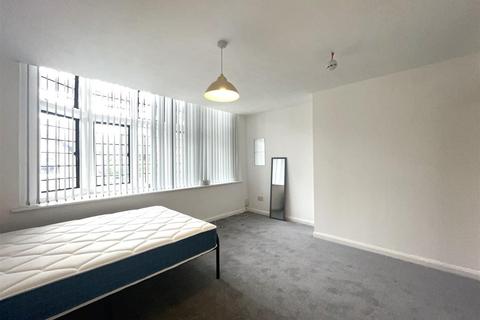 3 bedroom apartment to rent, Clarendon Park Road, Leicester