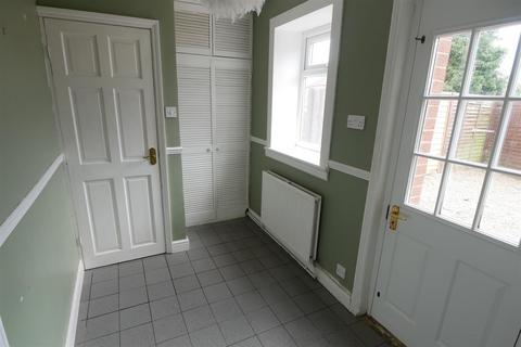 3 bedroom house to rent, Old Hall Road, Tingley