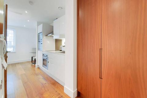 Studio to rent, Lincoln Plaza, Canary Wharf, London, E14