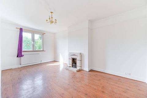 2 bedroom flat to rent, Beatrice Avenue, Norbury, London, SW16