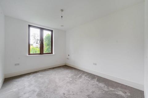 2 bedroom flat for sale, Walled Garden Court, Stanmore, HA7