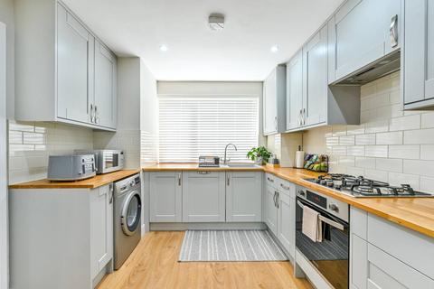 38 Savoy Close, London, E15 4PS