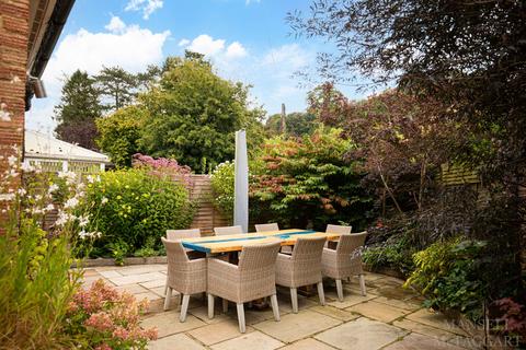 4 Priory Road, Forest Row, RH18 5HF