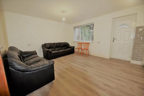 3 bedroom house to rent, Kendal Lane