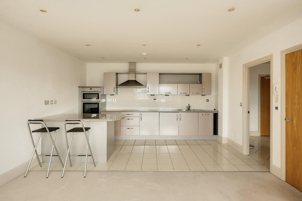 Apartment in Bristol, Cliftonwood, Hotwells - View 2
