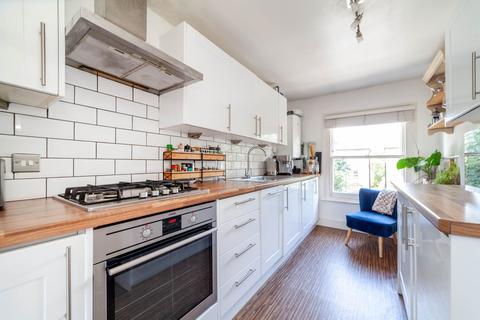 3 bedroom flat for sale, Dulwich Road, London