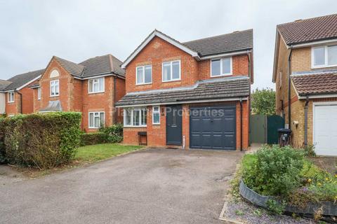 4 bedroom detached house to rent, Suffolk Close, Ely