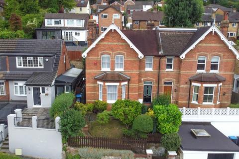 4 bedroom semi-detached house for sale, Croydon Road, Caterham CR3