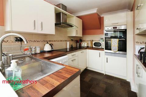 3 bedroom semi-detached house for sale, Crosby Avenue, Bramley, Rotherham