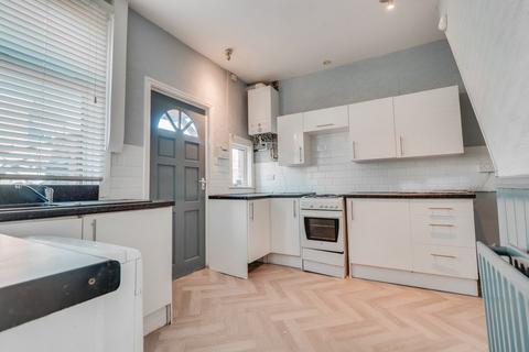 2 bedroom terraced house for sale, Springfield Mount, Horsforth, Leeds, West Yorkshire, LS18