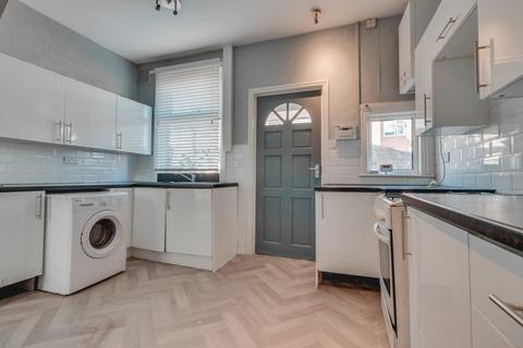 2 bedroom terraced house for sale, Springfield Mount, Horsforth, Leeds, West Yorkshire, LS18