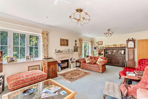 3, Copperwood Holt Close, Wickham, Fareham, PO17 5EY