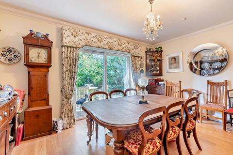 3, Copperwood Holt Close, Wickham, Fareham, PO17 5EY
