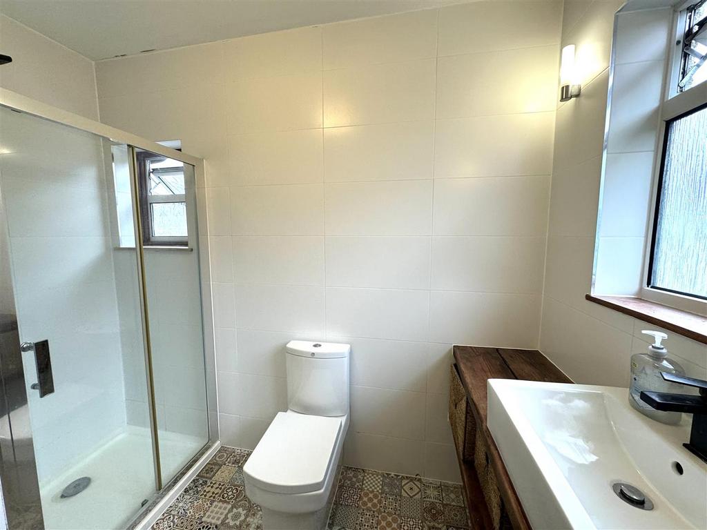 Shower Room.jpeg