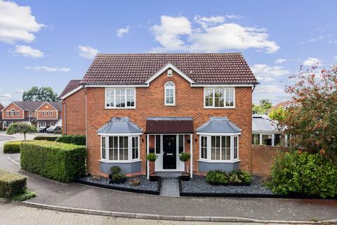 8 De Havilland Close, Hawkinge, Folkestone, CT18 7FE