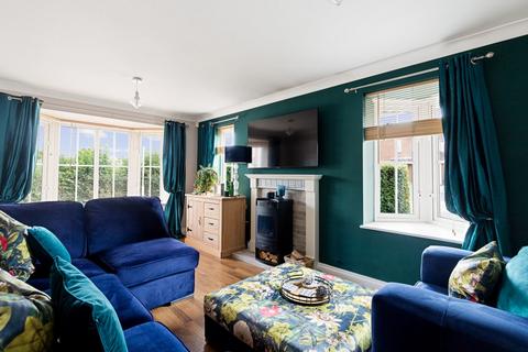 8 De Havilland Close, Hawkinge, Folkestone, CT18 7FE