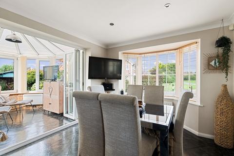 8 De Havilland Close, Hawkinge, Folkestone, CT18 7FE
