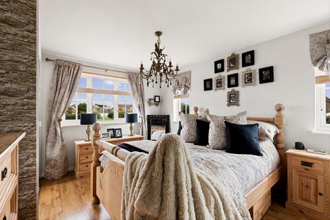 8 De Havilland Close, Hawkinge, Folkestone, CT18 7FE