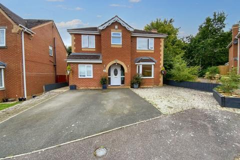 4 bedroom detached house for sale, Gainsborough Way, Daventry, NN11 0GE