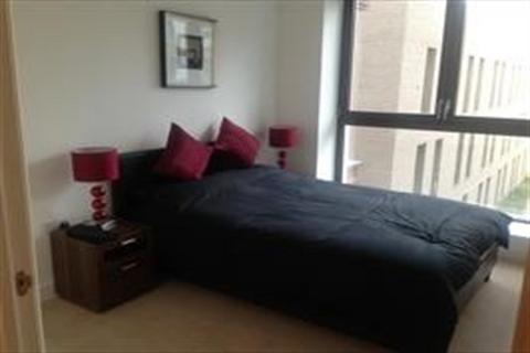 2 bedroom flat to rent, Connaught Heights, E16