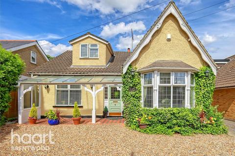 4 bedroom bungalow for sale, Ingrave Road, Brentwood