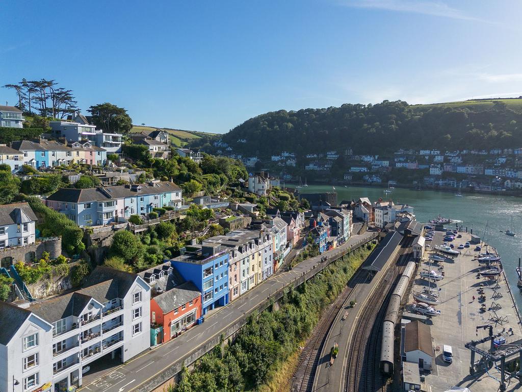 3 Marina View, Kingswear Drone Shot