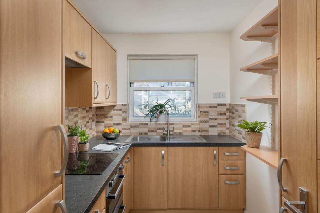 3 Marina View, Kingswear, Kitchen