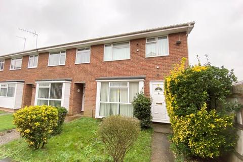 4 bedroom terraced house to rent, Bishopswood, Woking GU21