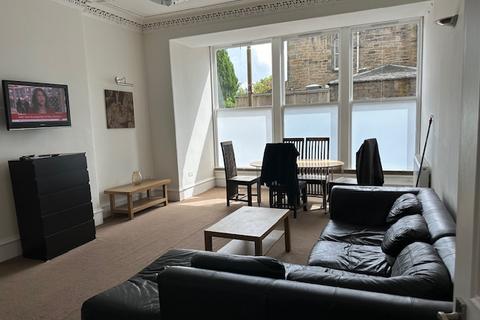 4 bedroom flat to rent, Sciennes Road, Edinburgh, EH9