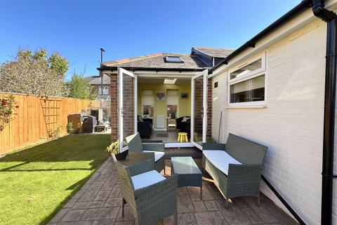 3 bedroom semi-detached bungalow for sale, Appletree Gardens, Walkerville, Newcastle Upon Tyne