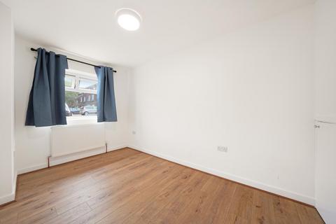 4 bedroom terraced house to rent, Atkinson Road, London, E16